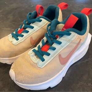 Girls Nike Air Max size 12.5